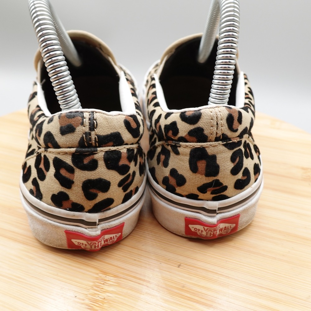 Vans Shoes Womens 8 Tan Leopard Print Classic Slip On Sneakers Low Top Flaw - Picture 5 of 10